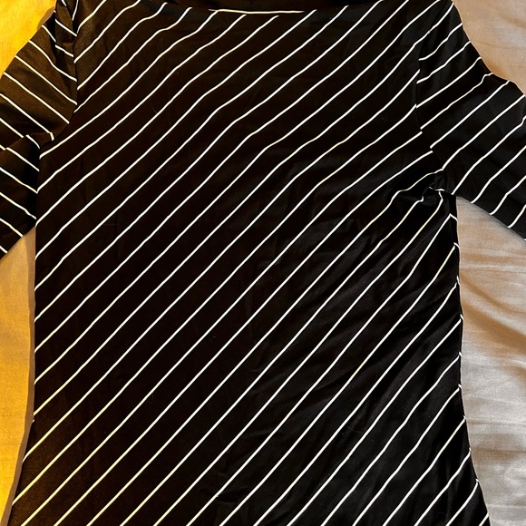 Adorable boat neck Express stretch top - Picture 5 of 8